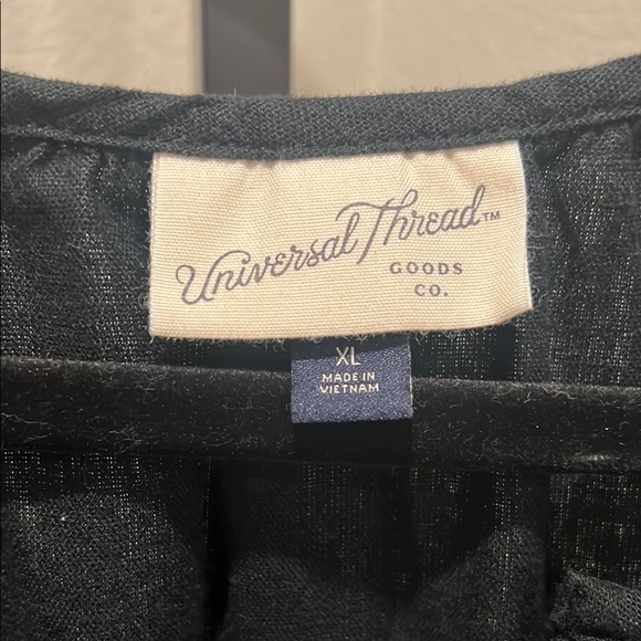 Universal Thread black dress - Picture 2 of 3